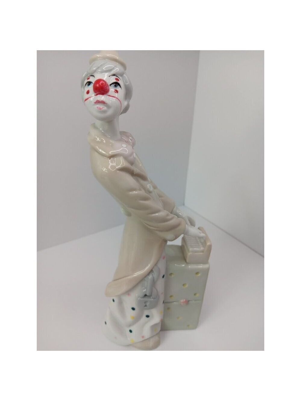 Porcelain Cascades Clown Playing The Piano With Dice 10" Tall 6340C